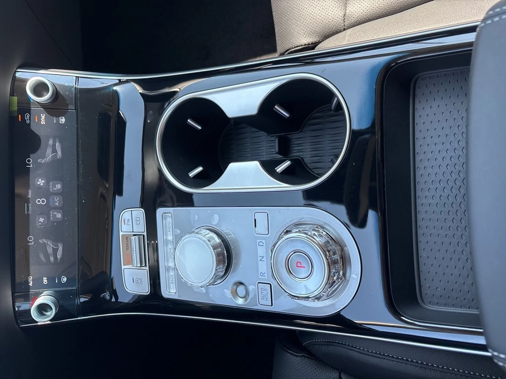 2026 GENESIS GV70 Standard - Photo 8