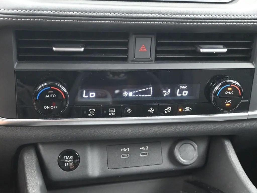 2024 Nissan Rogue SV AWD photo 12