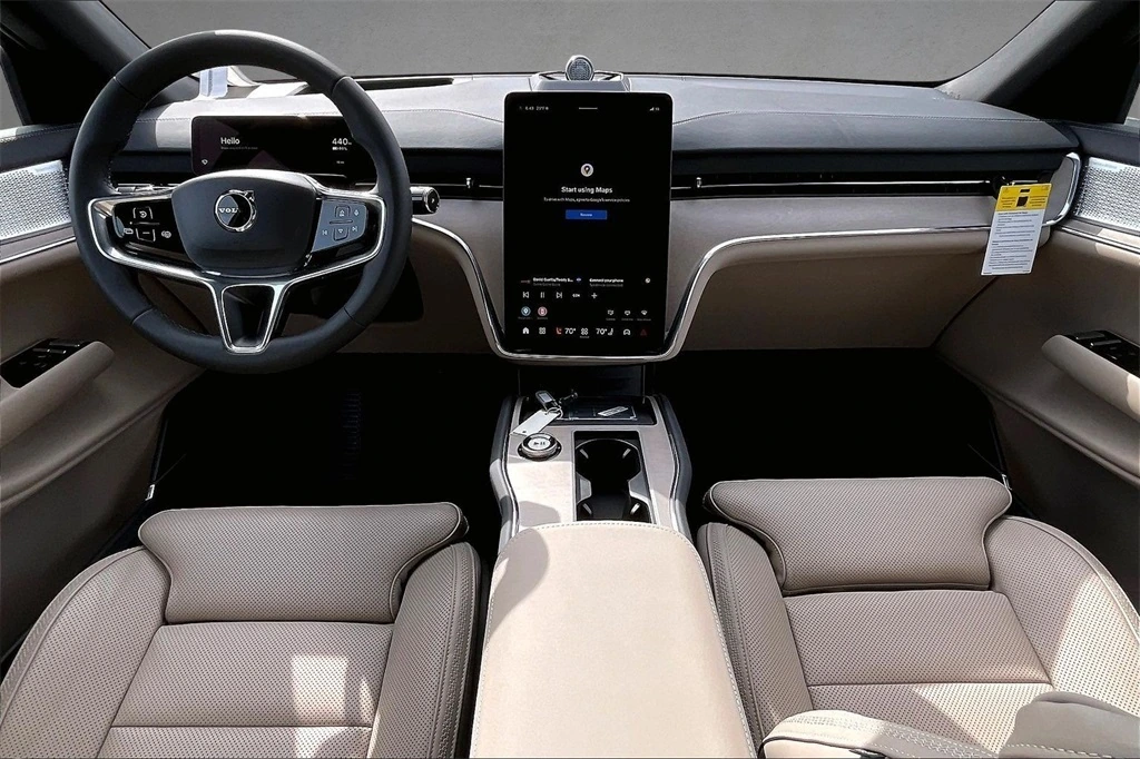 2026 Volvo - image 5