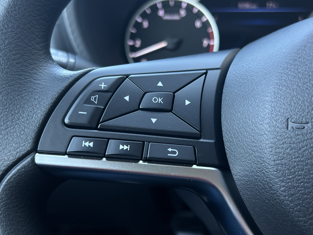 2025 Nissan Sentra SV photo 16