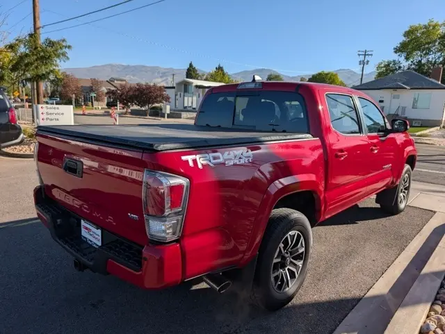 2021 Toyota Tacoma TRD Sport V6 photo 3