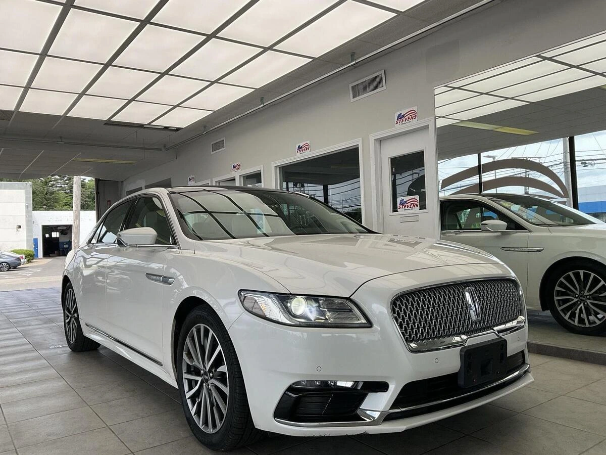 2019 Lincoln Continental Select AWD's photo
