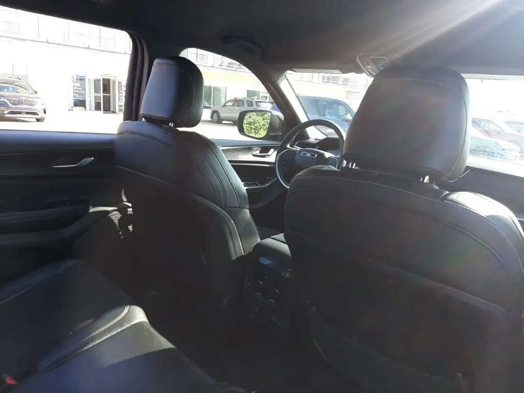 2024 Jeep Grand Cherokee Altitude photo 8