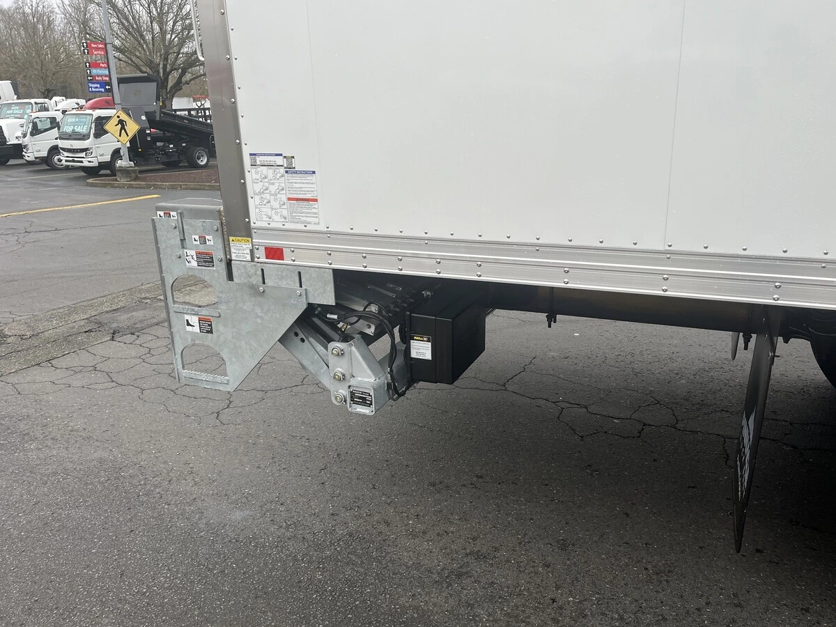 2027 Freightliner M2 106 — photo 7