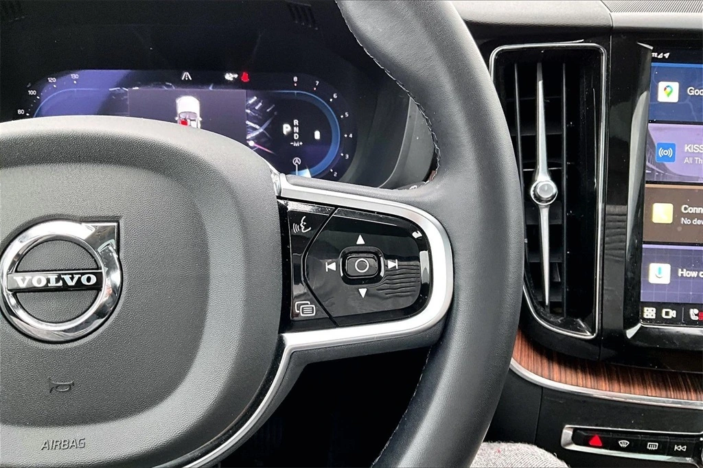 2024 Volvo - image 12