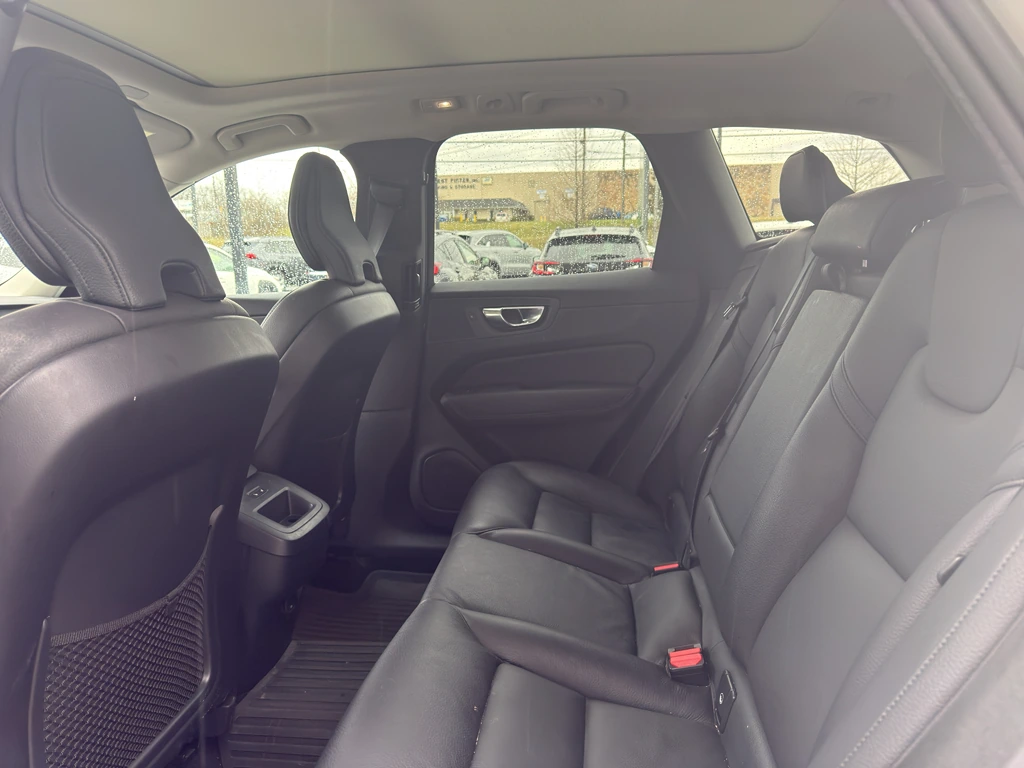 2023 Volvo - image 7