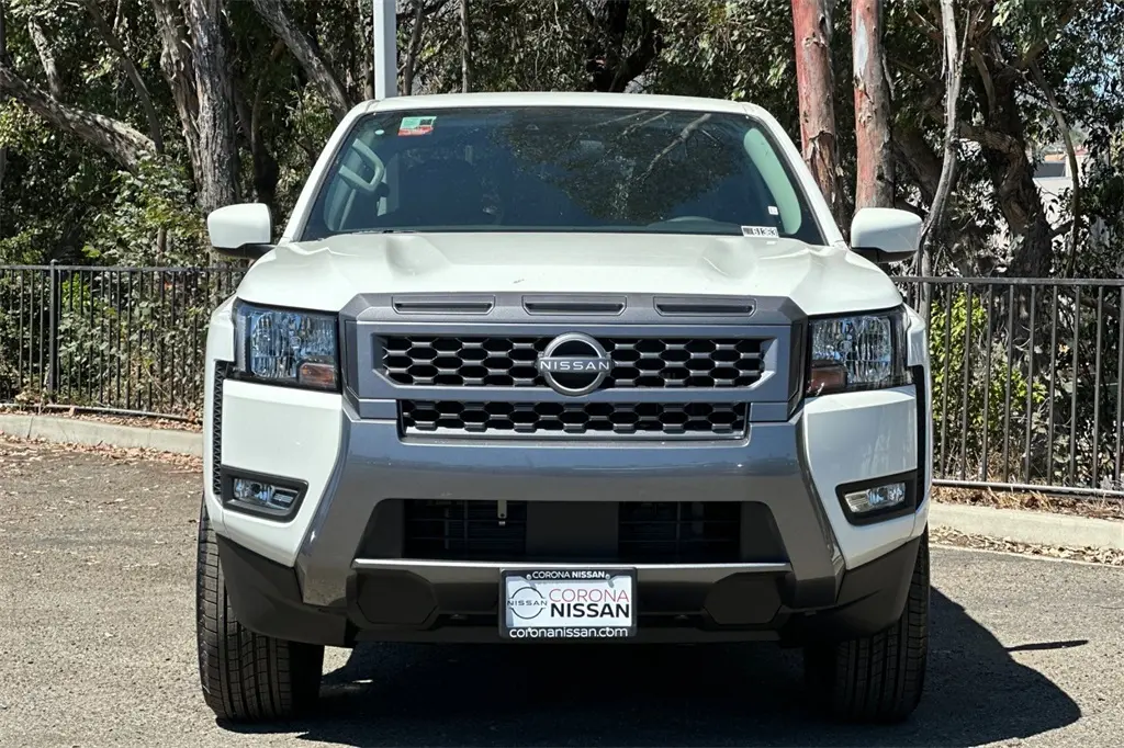 2025 Nissan Frontier SV photo 7
