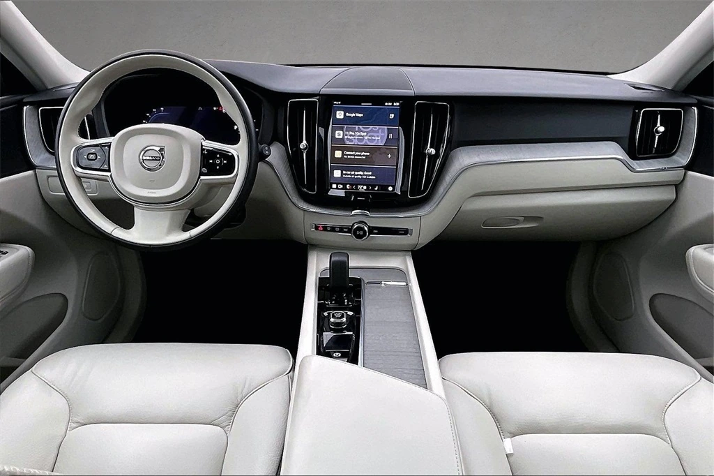 2024 Volvo - image 7