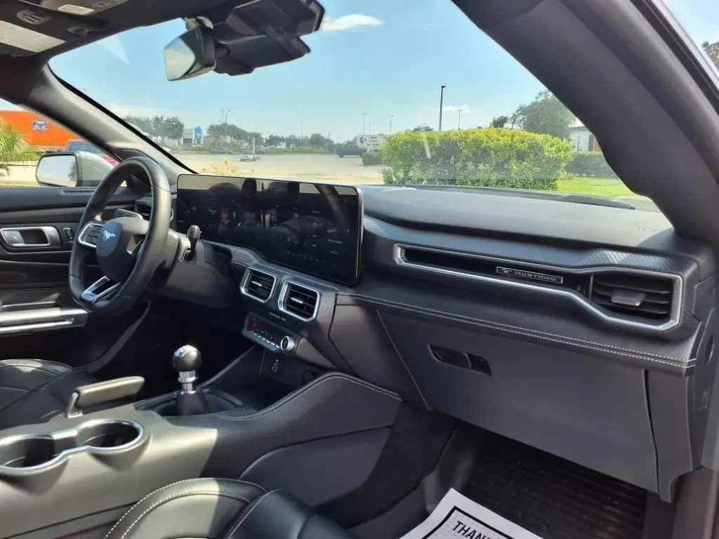 2025 Ford Mustang GT Premium photo 16