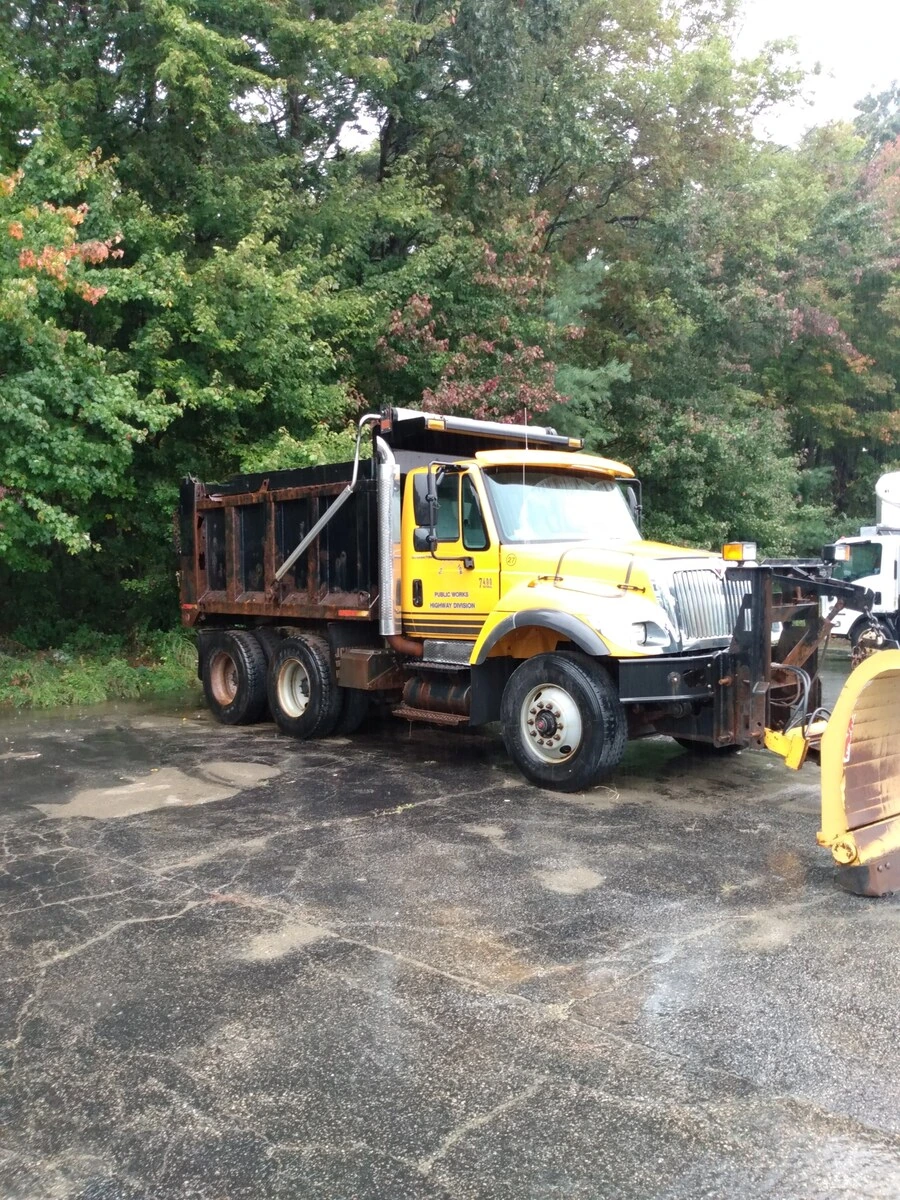 2005 International - image 1