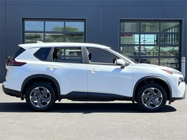 2026 Nissan Rogue SV photo 7