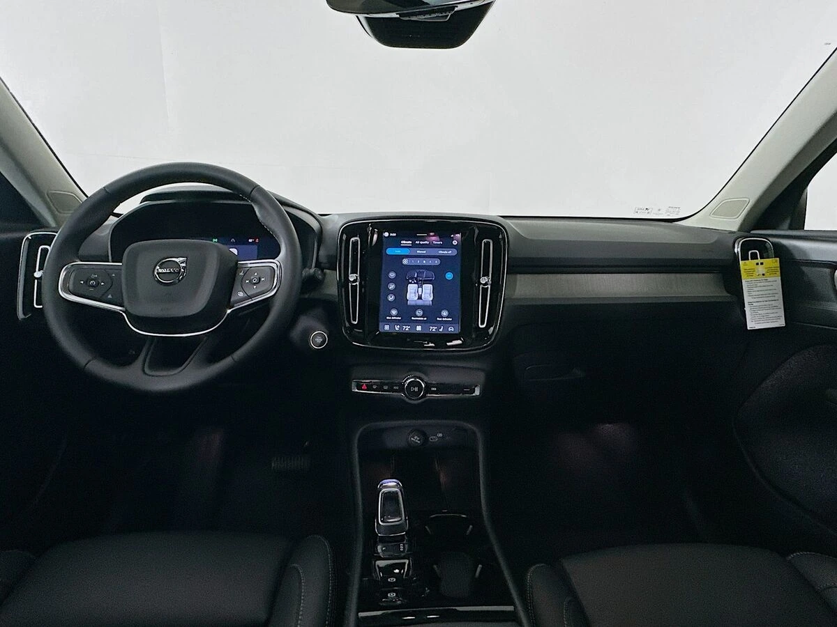 2026 Volvo XC40 Plus - Photo 14