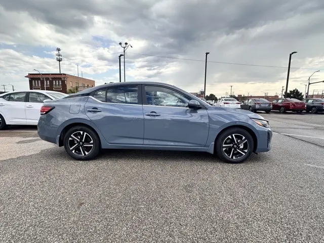 2025 Nissan Sentra SV photo 4