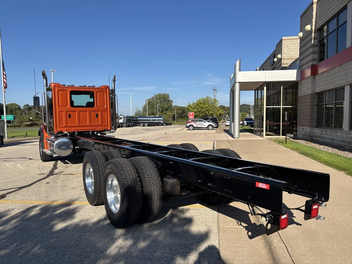 2027 Western Star 49X — photo 7