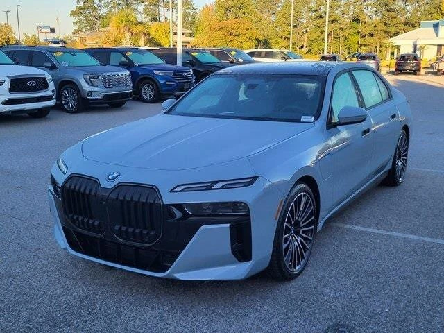 2026 BMW 7 Series 750e - Photo 7