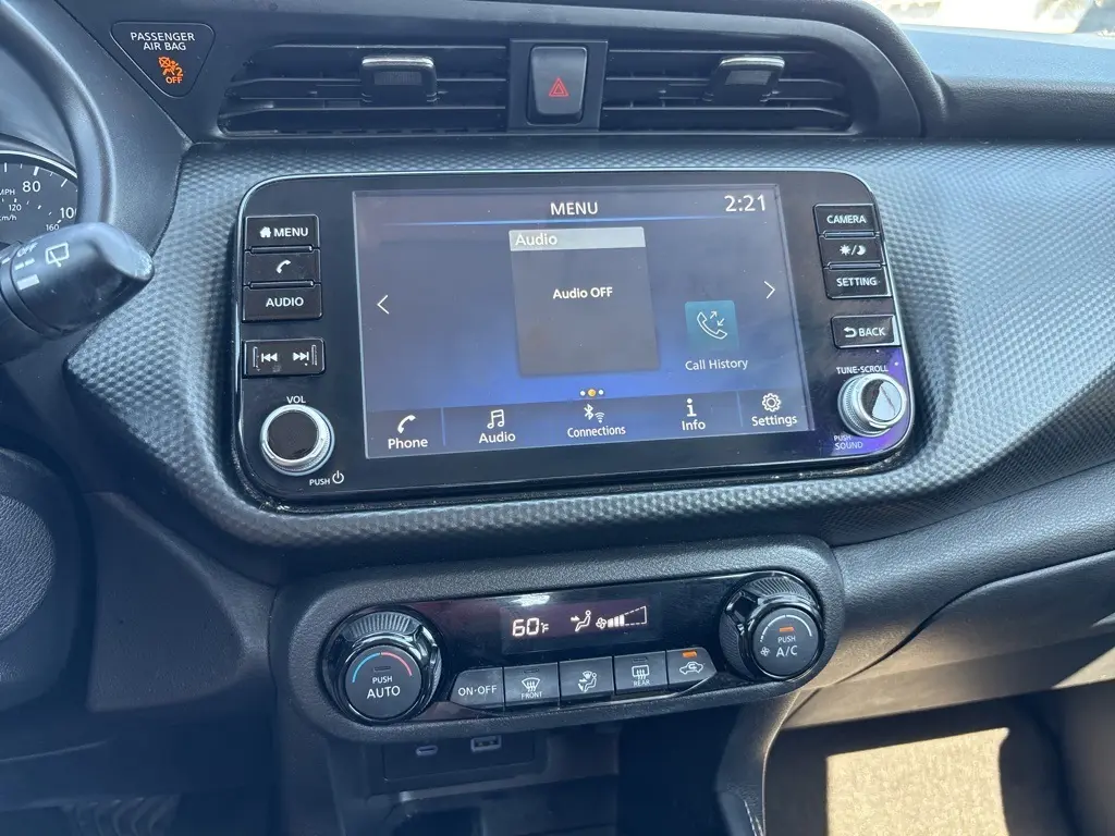 2022 Nissan Kicks SV photo 13