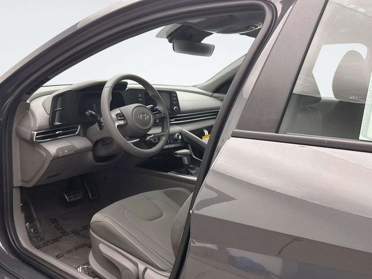 2025 Hyundai Elantra SEL - Photo 10