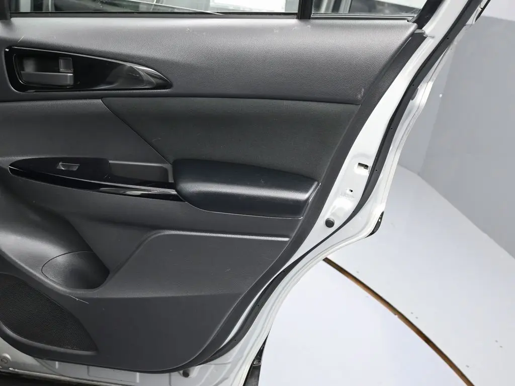 2022 Mitsubishi Eclipse Cross LE SEL GT photo 29