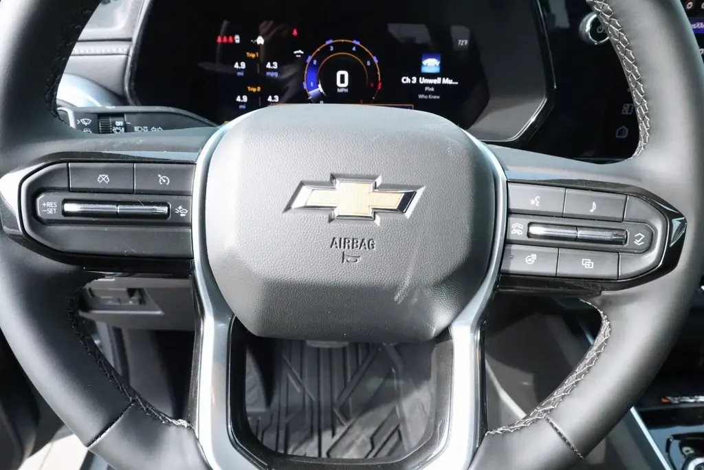 2026 Chevrolet Colorado LT photo 3