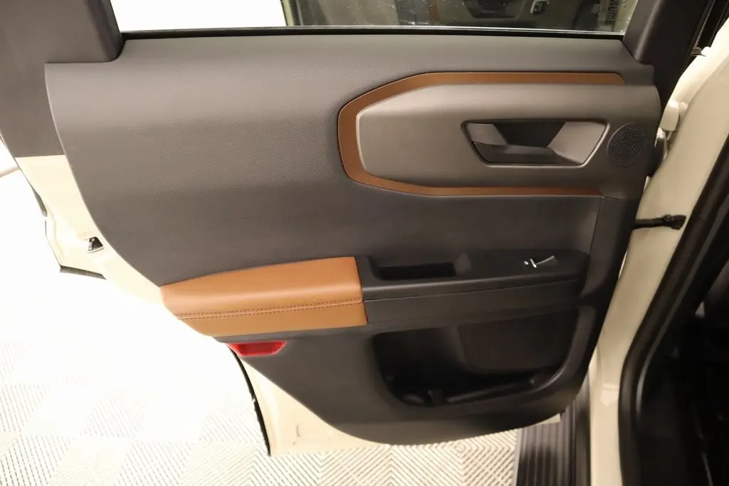 2025 Ford Bronco Sport Outer Banks photo 17
