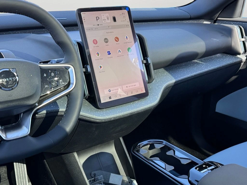 2025 Volvo - image 12