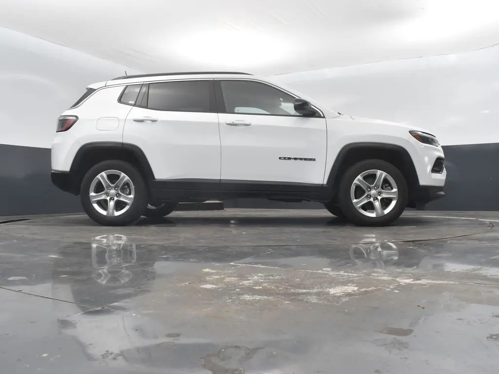 2023 Jeep Compass Latitude photo 36