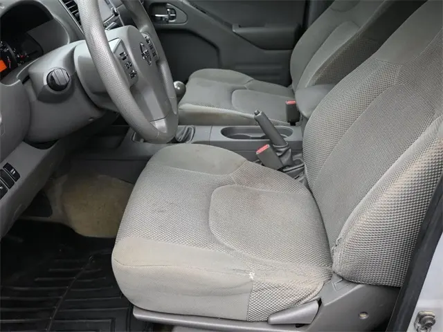 2016 Nissan Frontier SV photo 20