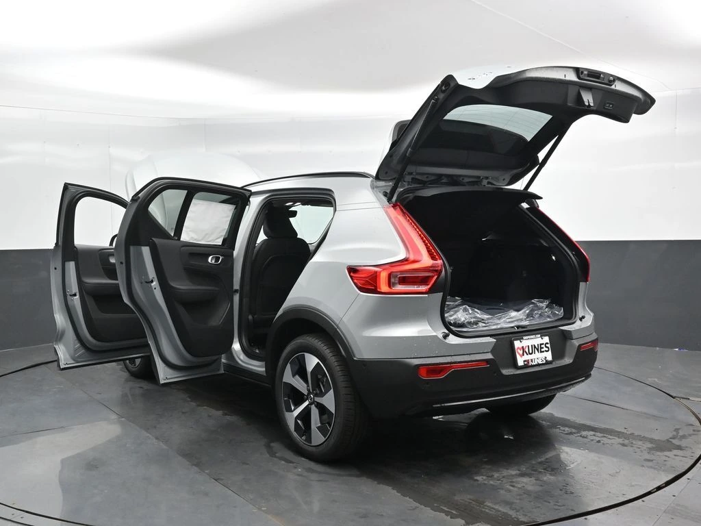 2026 Volvo XC40 Plus - Photo 47