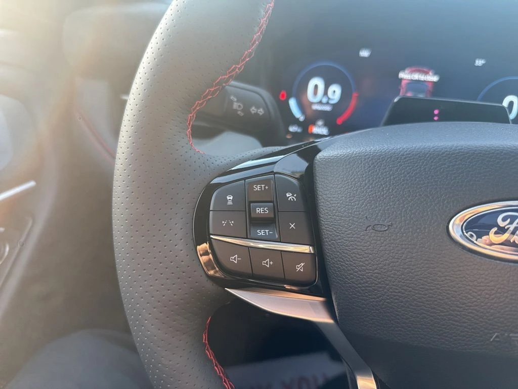 2026 Ford Explorer ST-Line - Photo 16