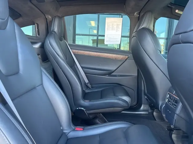 2020 Tesla Model X Long Range photo 11