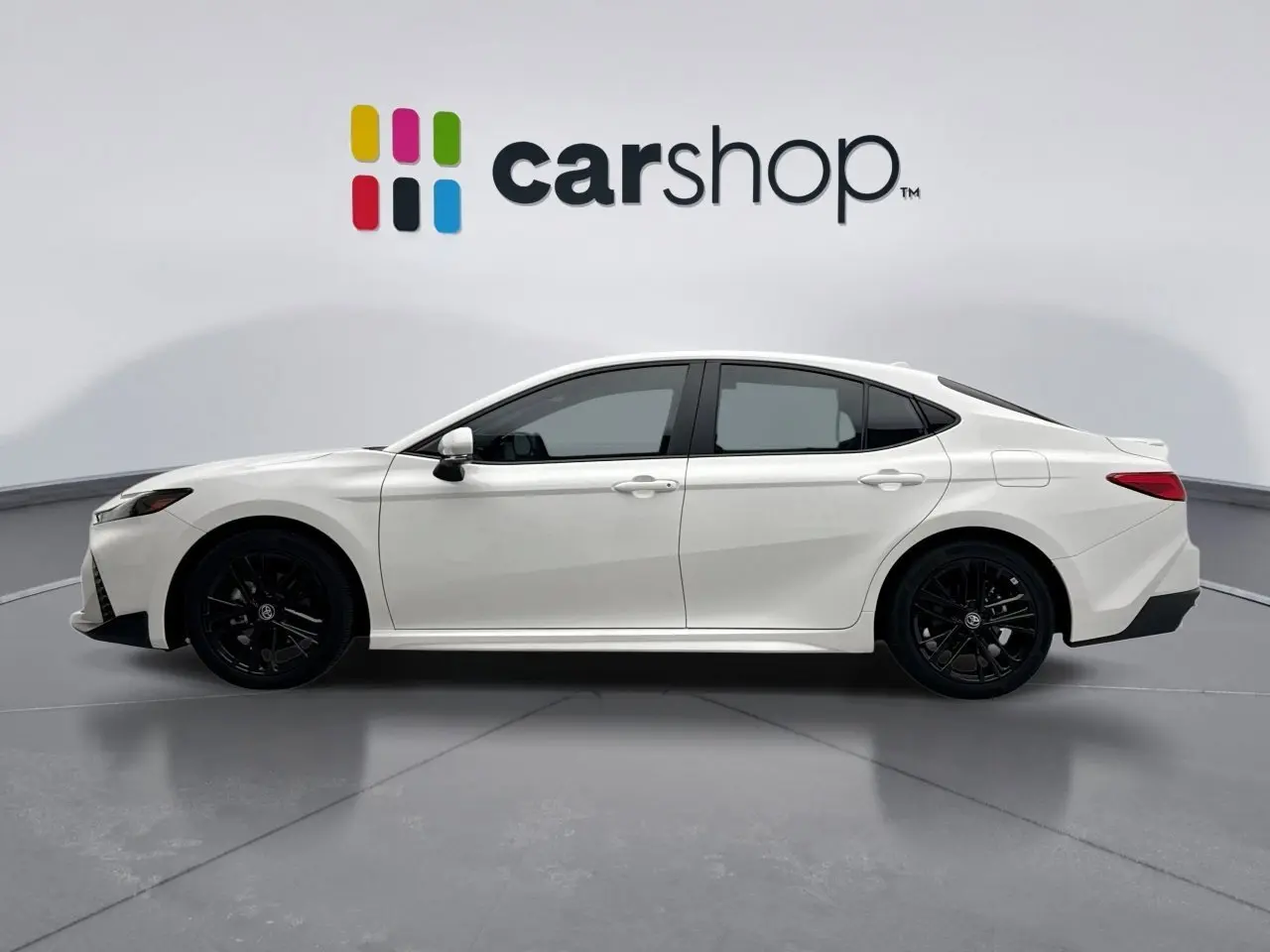 2025 Toyota Camry SE photo 2