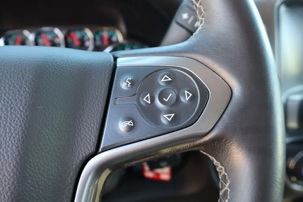 2015 Chevrolet Silverado LT photo 14