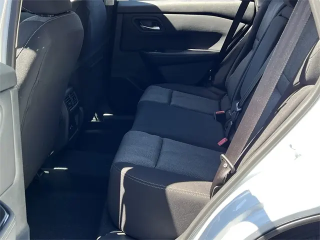 2026 Nissan Rogue SV photo 18