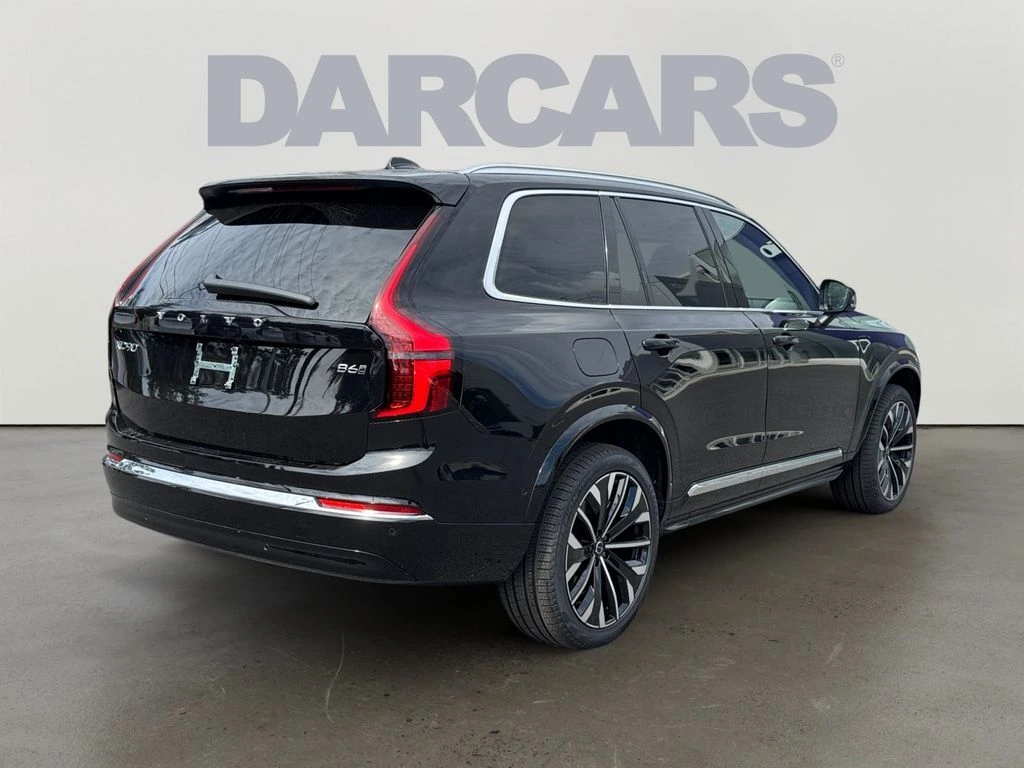 2026 Volvo - image 5