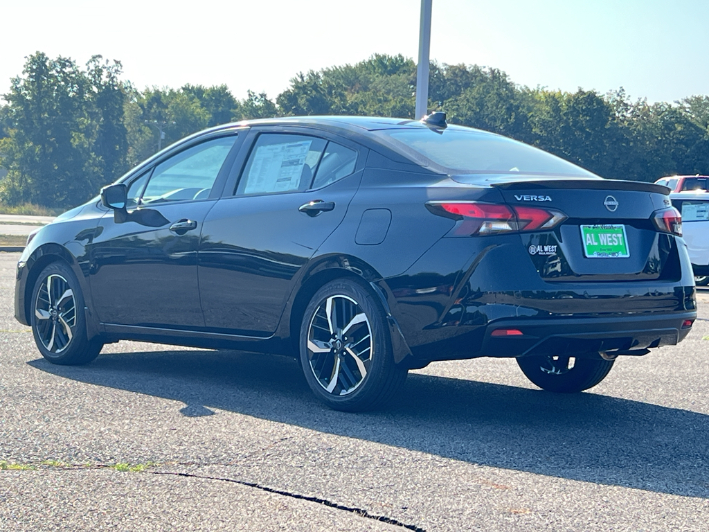 2025 Nissan Versa SR photo 6