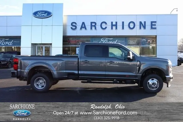 2026 Ford F-350 Super Duty Lariat's photo