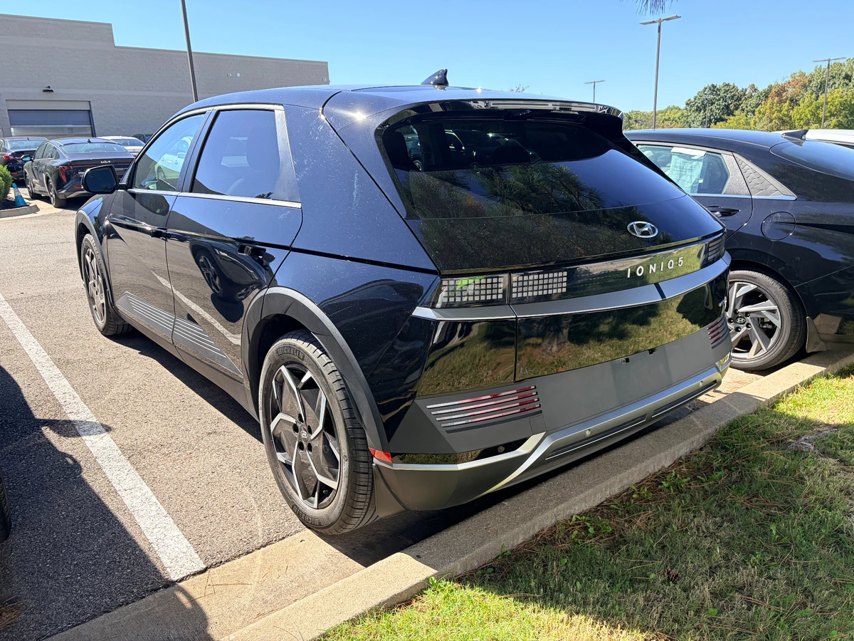 Used 2024 Hyundai IONIQ 5 SEL with VIN KM8KNDDF2RU273832 for sale in Kansas City