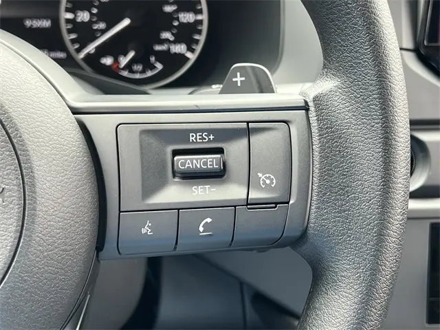 2025 Nissan Pathfinder S photo 14