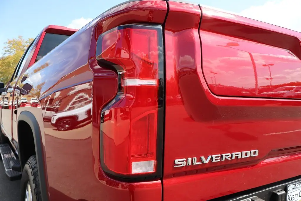 2025 Chevrolet Silverado 2500HD High Country photo 36
