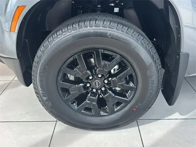 2026 Nissan Frontier SV photo 4