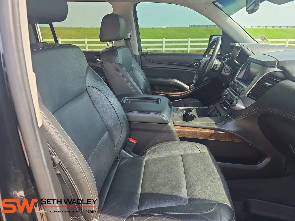 2019 Chevrolet Suburban LT - Photo 10