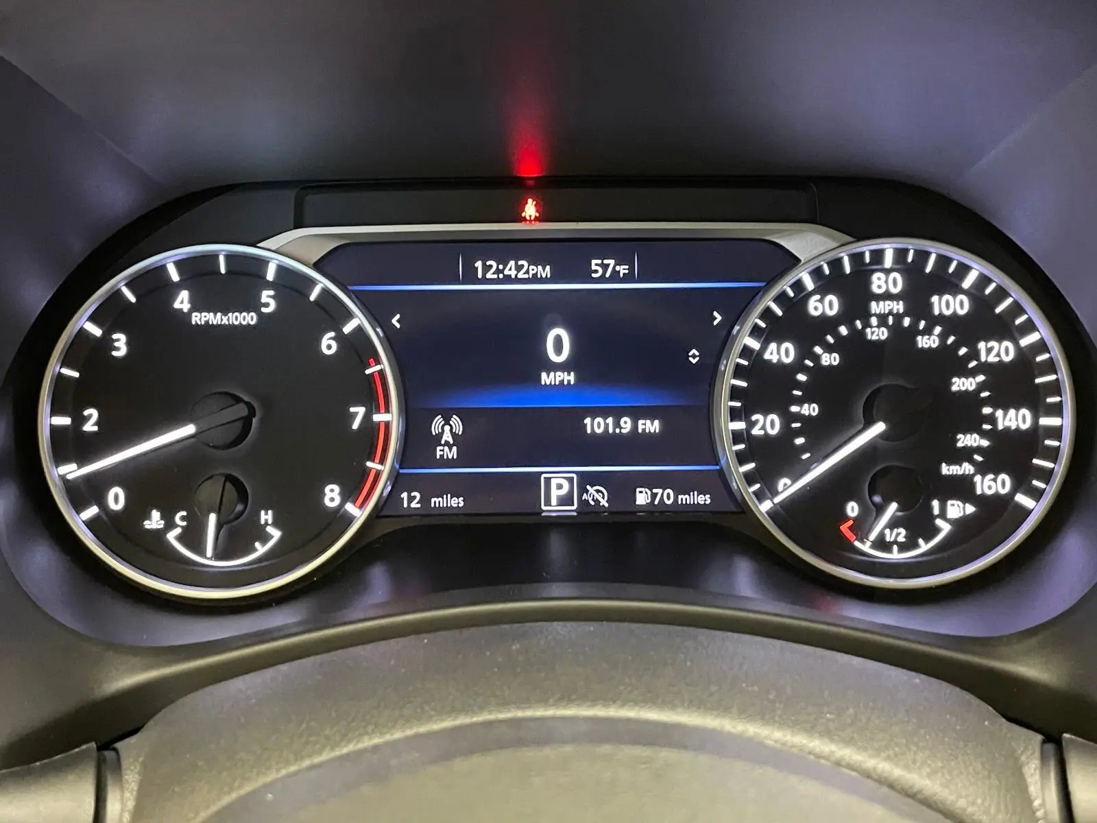 2025 Nissan Sentra SR photo 19
