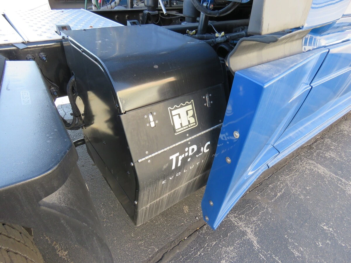 2022 Freightliner Cascadia - image 8