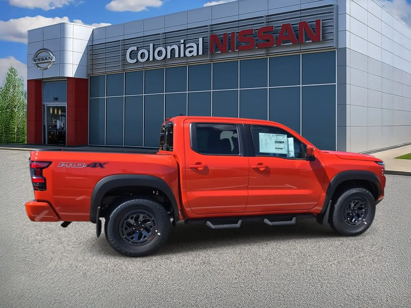 2025 Nissan Frontier PRO-4X photo 4