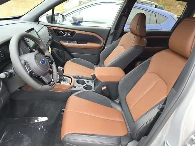 2025 Subaru Forester Touring photo 2