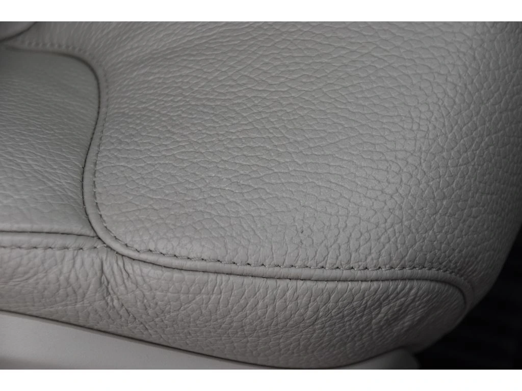 2023 Volvo - image 34