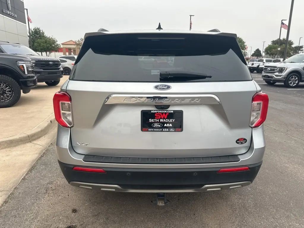 2021 Ford Explorer XLT photo 2