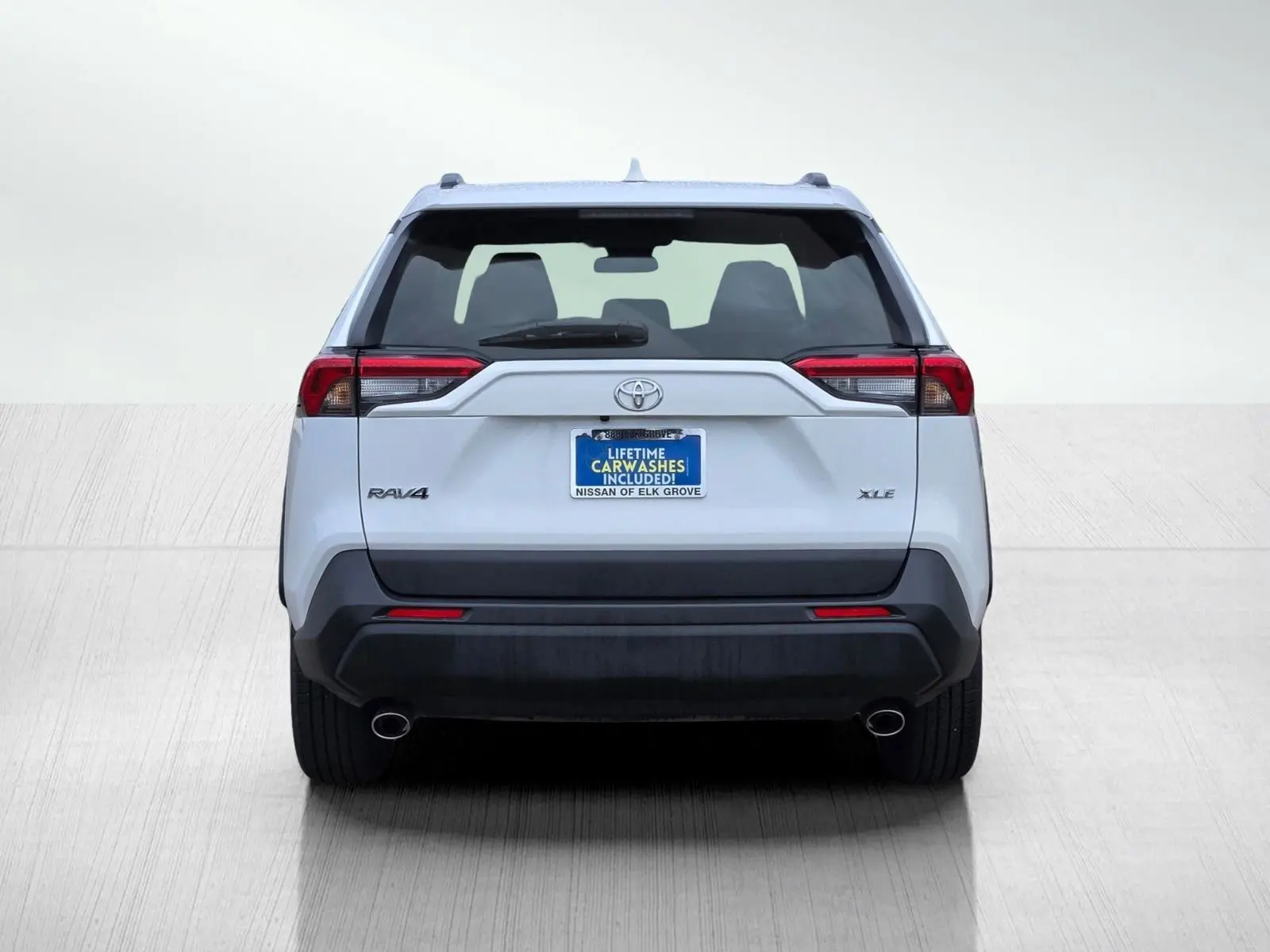2022 Toyota RAV4 XLE photo 4
