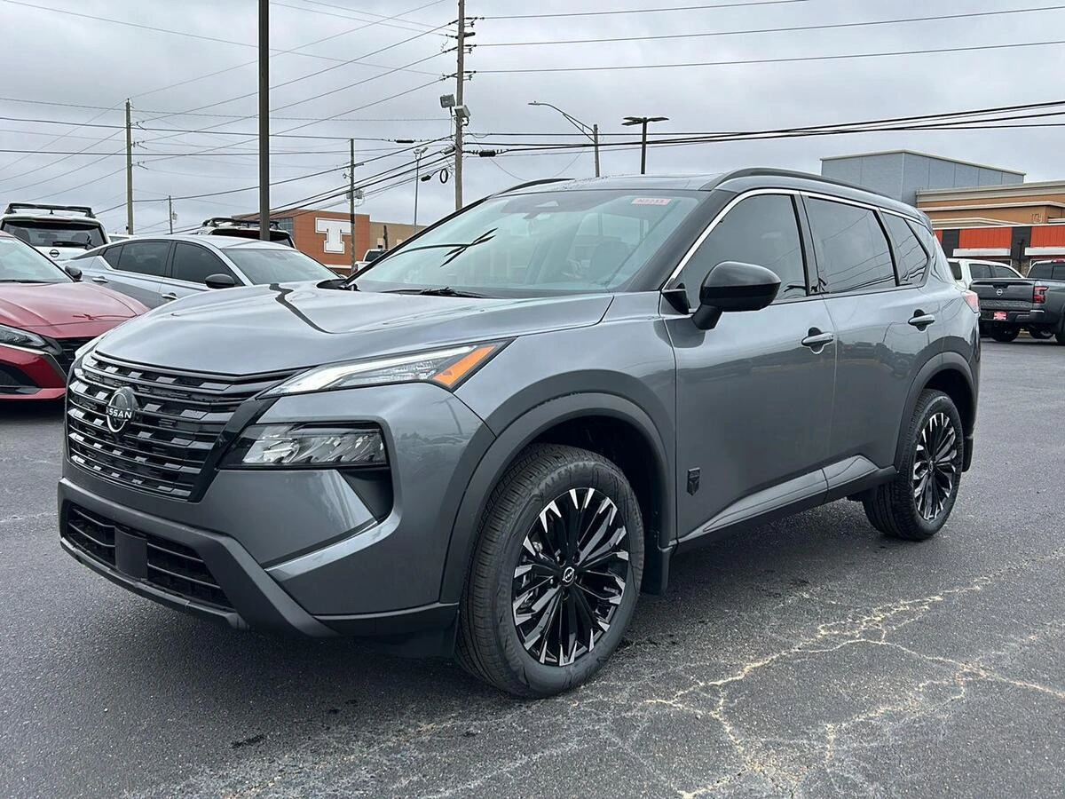 2026 Nissan Rogue Dark Armor's photo