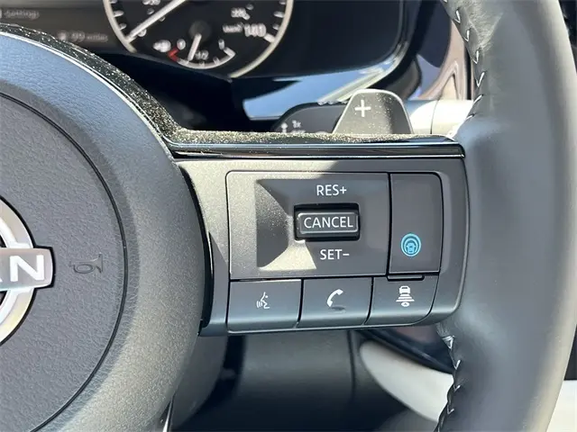 2025 Nissan Pathfinder SL photo 14